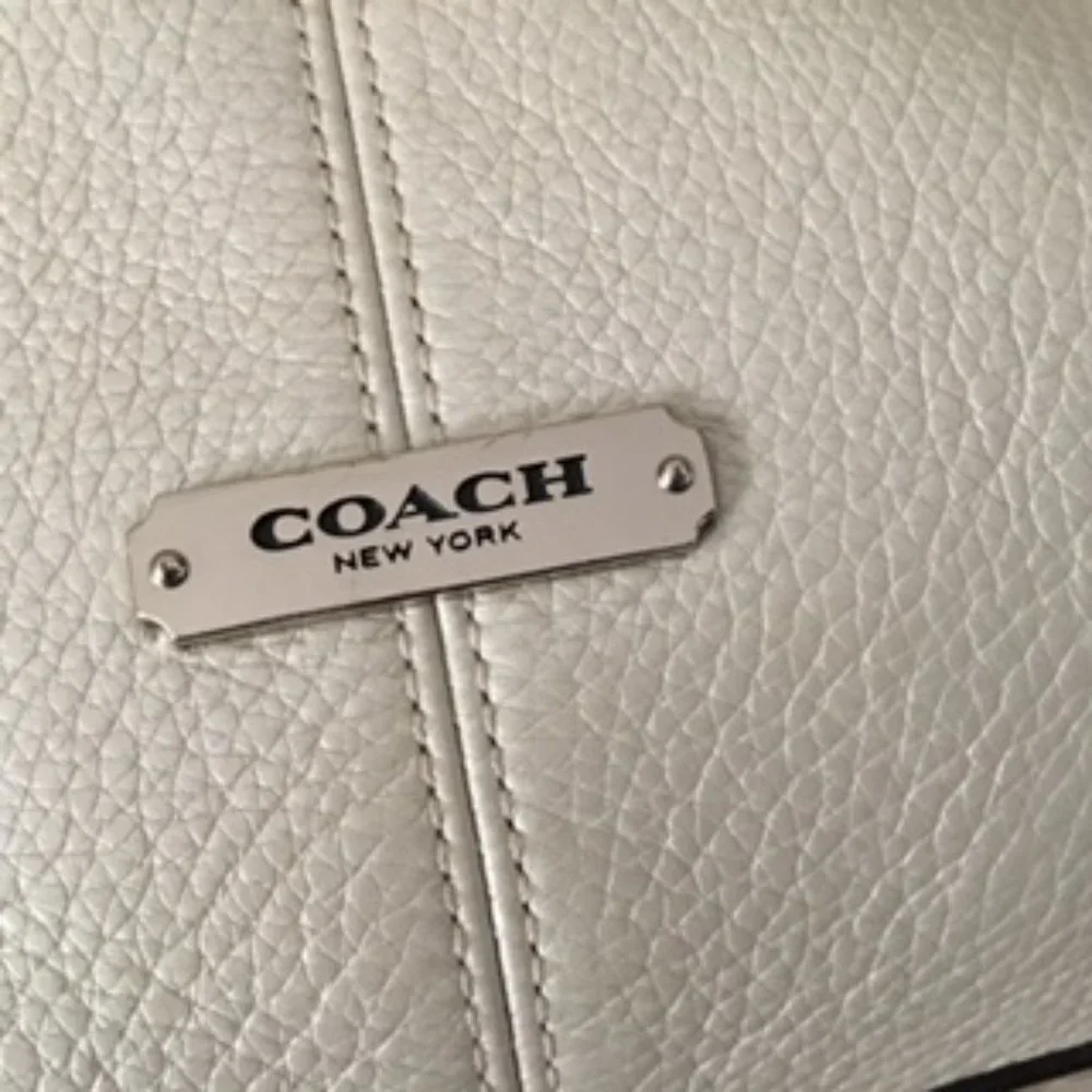 AVERY LEATHER SMALL HOBO (COACH F23960) SILVER/PEARL/IVORY